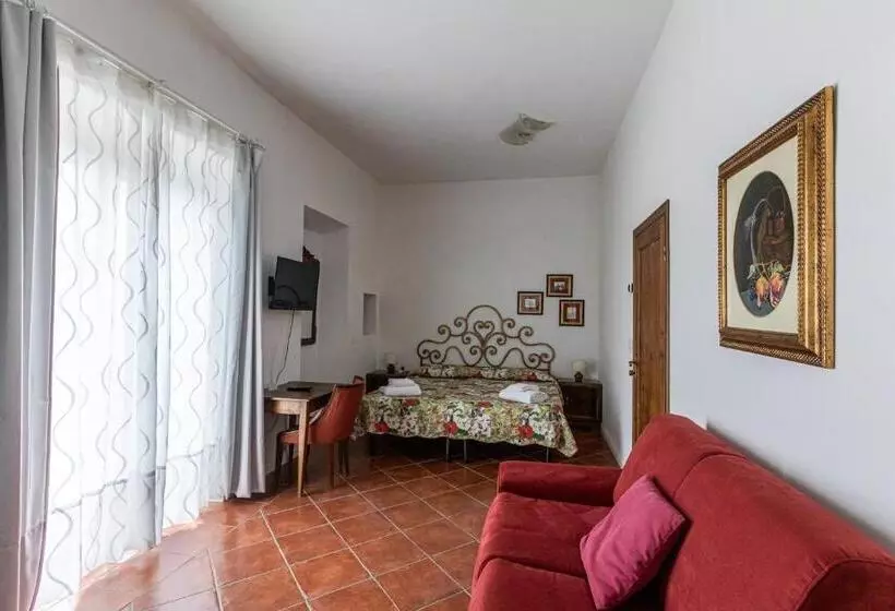 庭の見えるスタンダードトリプルルーム, La Locanda Di Adele Il Giardinetto B&b
