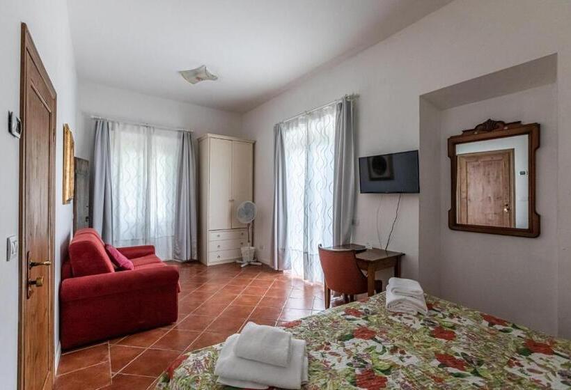 带花园景观的标准三人间, La Locanda Di Adele  Il Giardinetto B&b