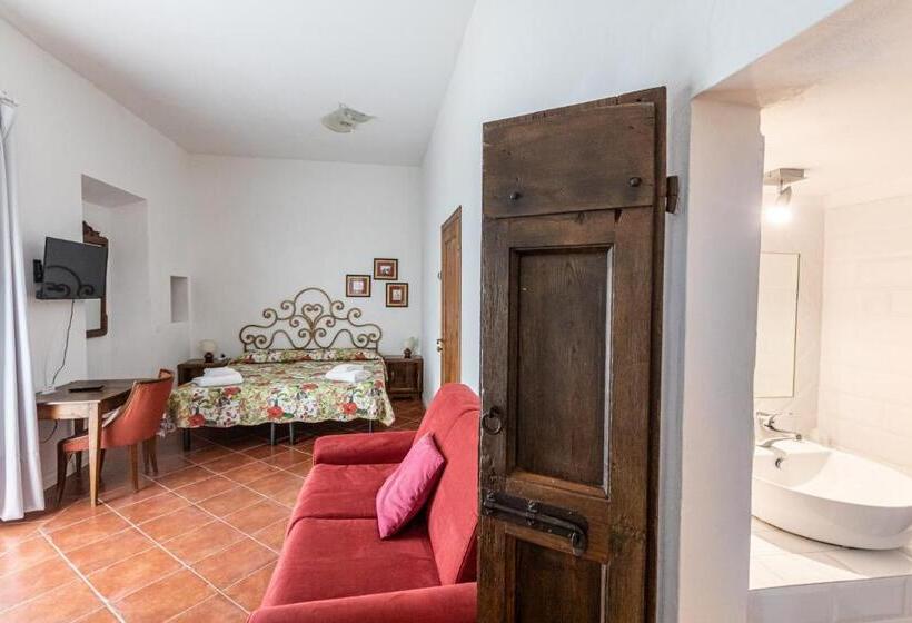 带花园景观的标准三人间, La Locanda Di Adele  Il Giardinetto B&b