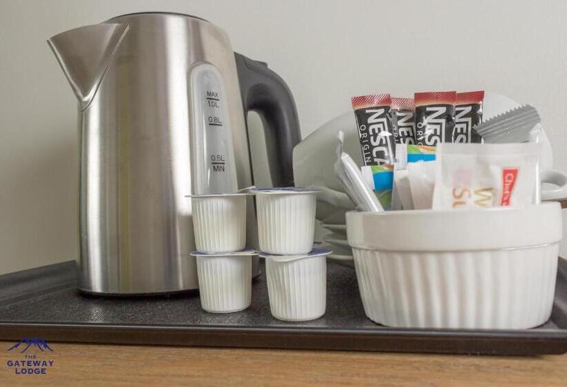 اتاق اکونومی, The Gateway Lodge