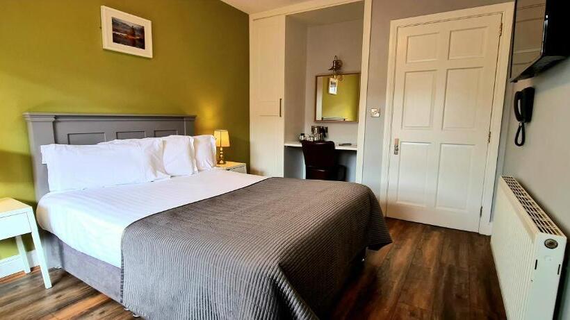 اتاق اکونومی, The Gateway Lodge