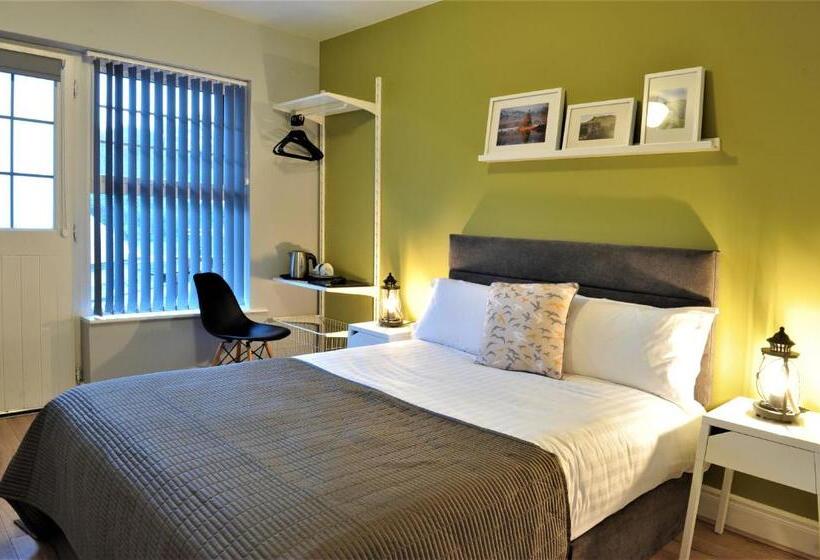 اتاق استاندارد یک نفره, The Gateway Lodge