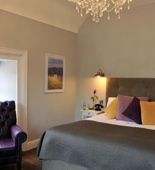 اتاق لوکس با تخت بزرگ, The Gateway Lodge