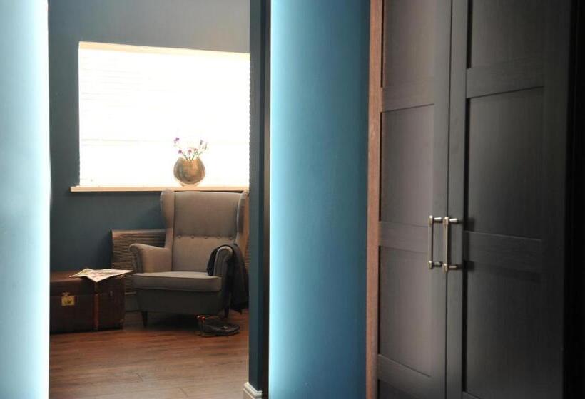 اتاق لوکس با تخت بزرگ, The Gateway Lodge