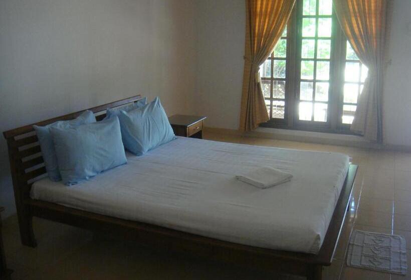 Номер Deluxe, Le Grand Meaulnes