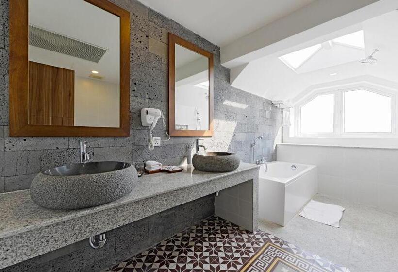 سوئیت با چشمانداز رودخانه, Ben Tre Riverside Resort