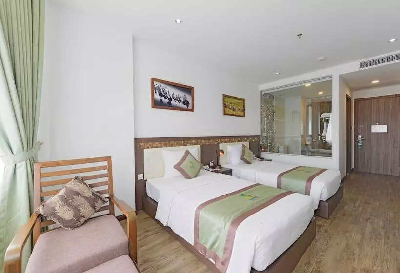 Deluxe room with river view, Ben Tre Riverside Resort