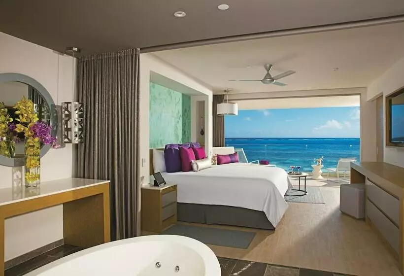 クラブスイート, Breathless Riviera Cancun Resort & Spa   Adults Only   All Inclusive