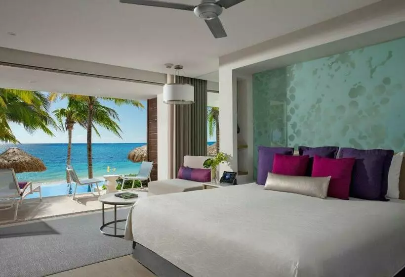 キングサイズベッドのジュニアスイート, Breathless Riviera Cancun Resort & Spa   Adults Only   All Inclusive