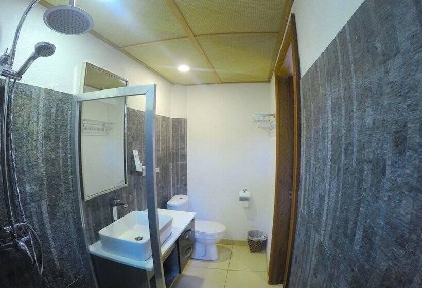 اتاق لوکس با چشم‌انداز دریا, Chindonan Dive And Beach Resort