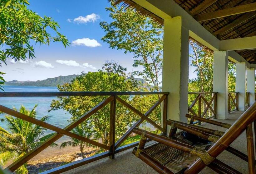 اتاق لوکس با چشم‌انداز دریا, Chindonan Dive And Beach Resort