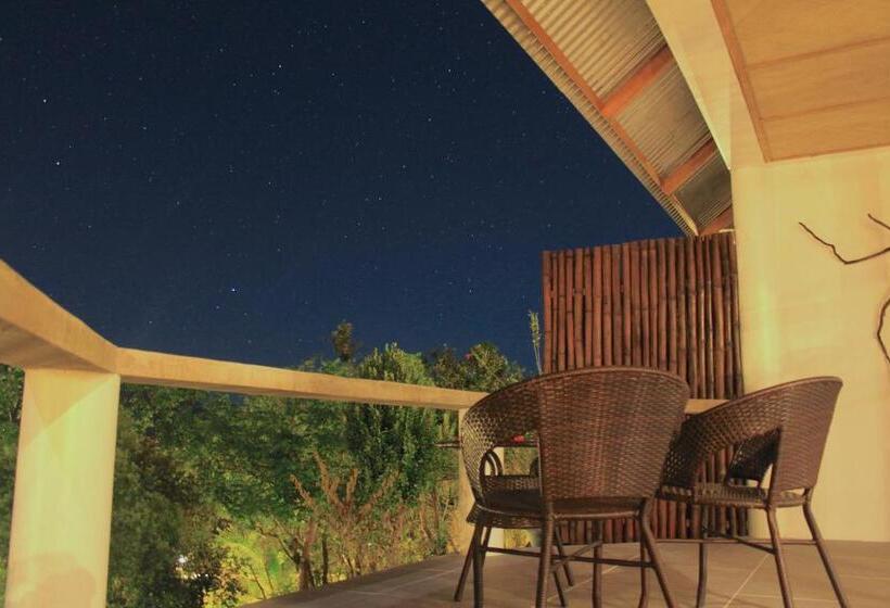 اتاق سوپریور با چشم‌انداز دریا, Chindonan Dive And Beach Resort