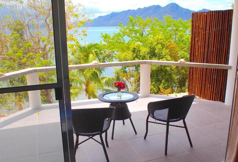 اتاق سوپریور با چشم‌انداز دریا, Chindonan Dive And Beach Resort