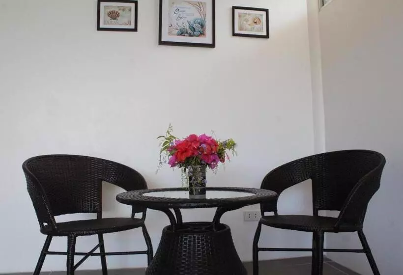 اتاق سوپریور با چشم‌انداز دریا, Chindonan Dive And Beach Resort