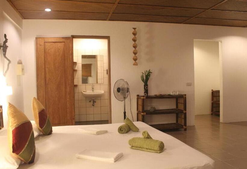 اتاق لوکس با چشم‌انداز باغ, Chindonan Dive And Beach Resort