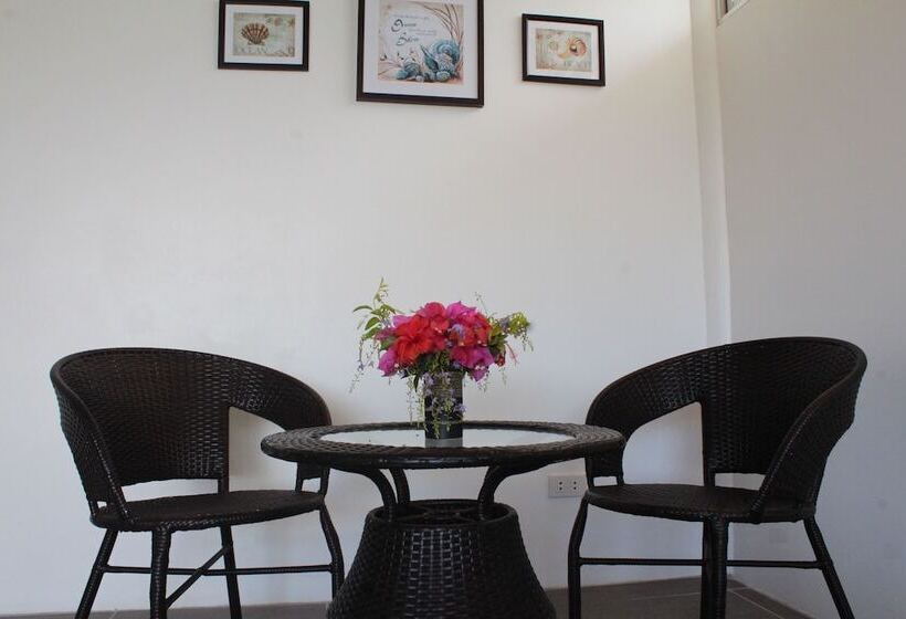 اتاق سوپریور با چشم‌انداز دریا, Chindonan Dive And Beach Resort