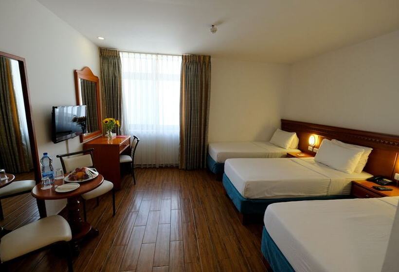 اتاق استاندارد سه نفره, City Inn Palace