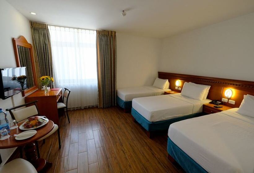 اتاق استاندارد سه نفره, City Inn Palace