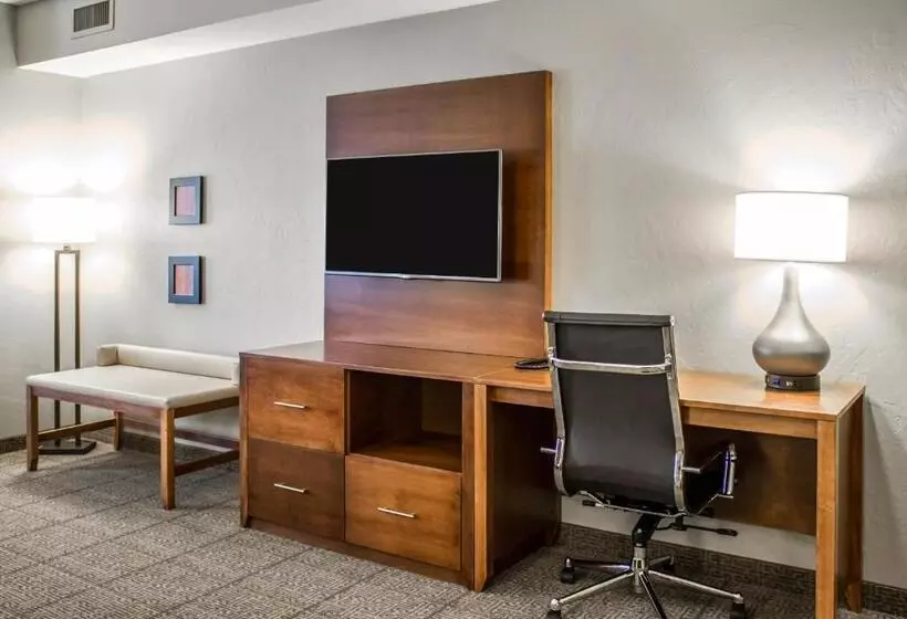 キングサイズベッドのスイートルーム, Comfort Suites Hartville North Canton