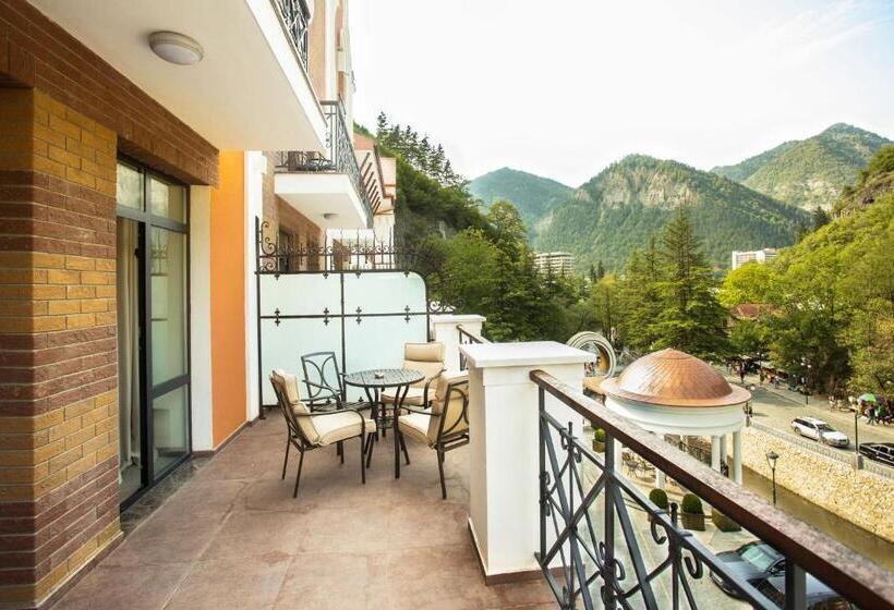 اتاق پرمیوم, Crowne Plaza   Borjomi, An Ihg