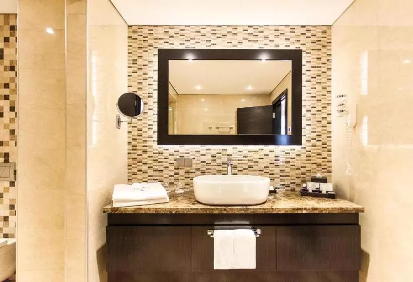 اتاق استاندارد با تخت بزرگ, Crowne Plaza   Borjomi, An Ihg