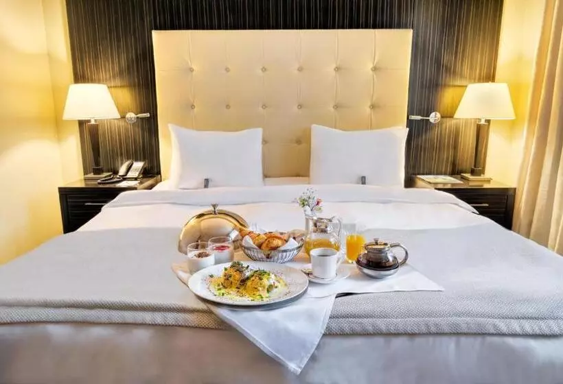 اتاق استاندارد با تخت بزرگ, Crowne Plaza   Borjomi, An Ihg
