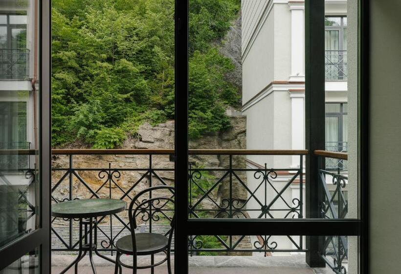 اتاق لوکس, Crowne Plaza   Borjomi, An Ihg