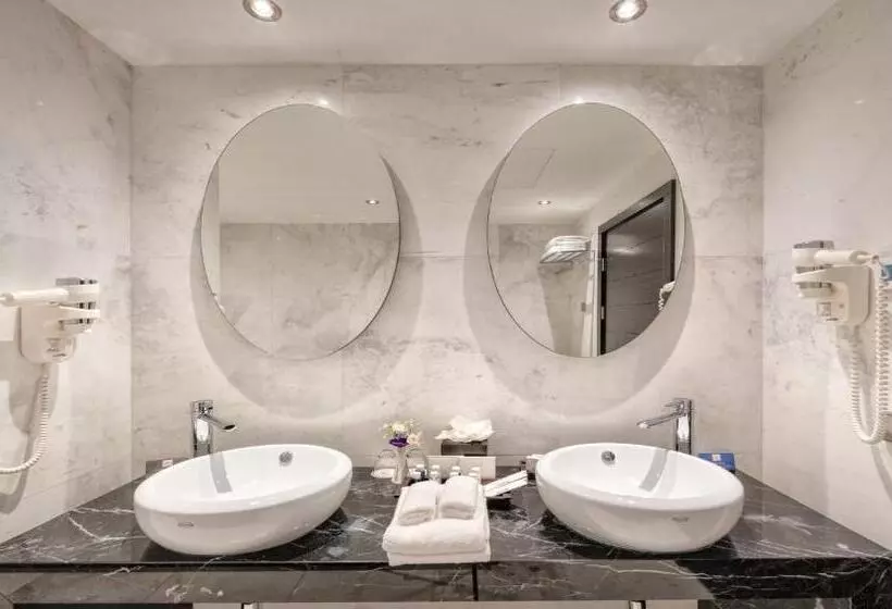 Junior suite with river view, Crowne Plaza   Borjomi, An Ihg