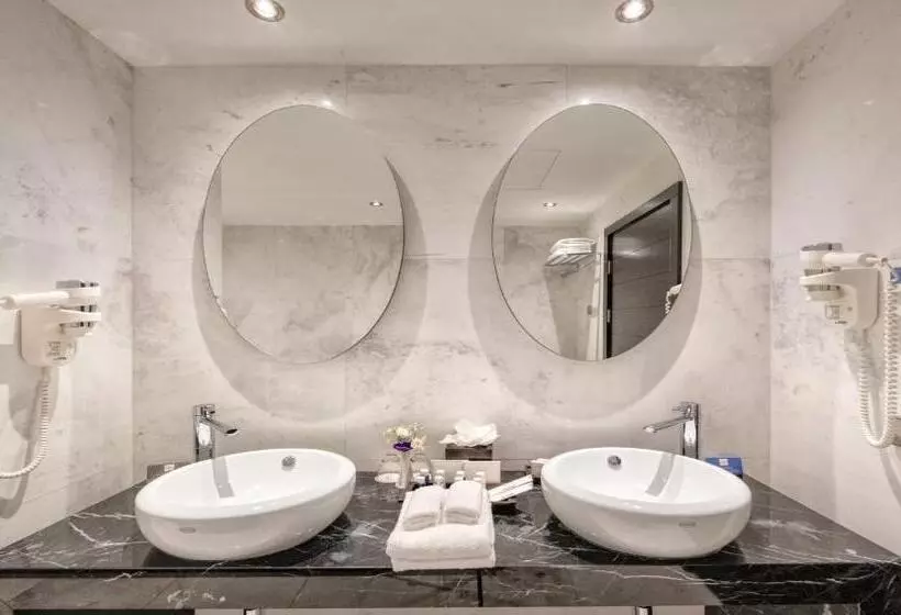 Junior suite with river view, Crowne Plaza   Borjomi, An Ihg