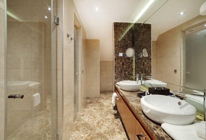 اتاق پرمیوم, Crowne Plaza   Borjomi, An Ihg