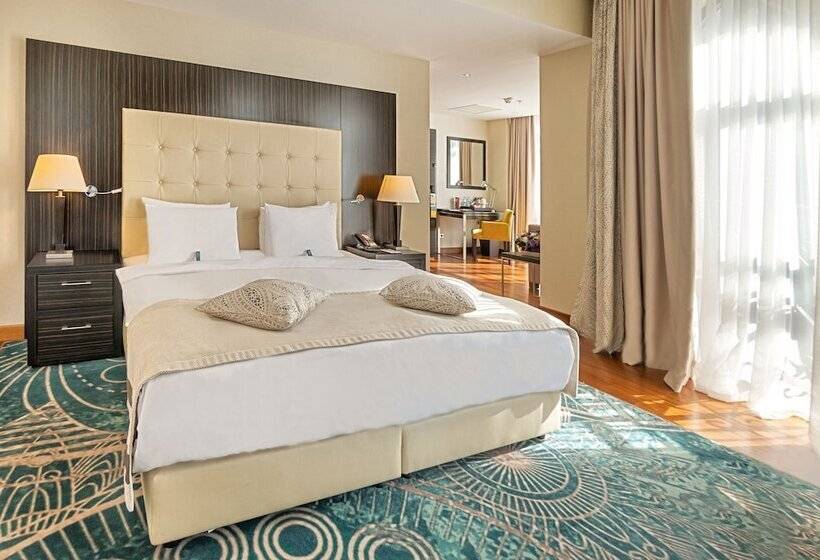 اتاق پرمیوم, Crowne Plaza   Borjomi, An Ihg