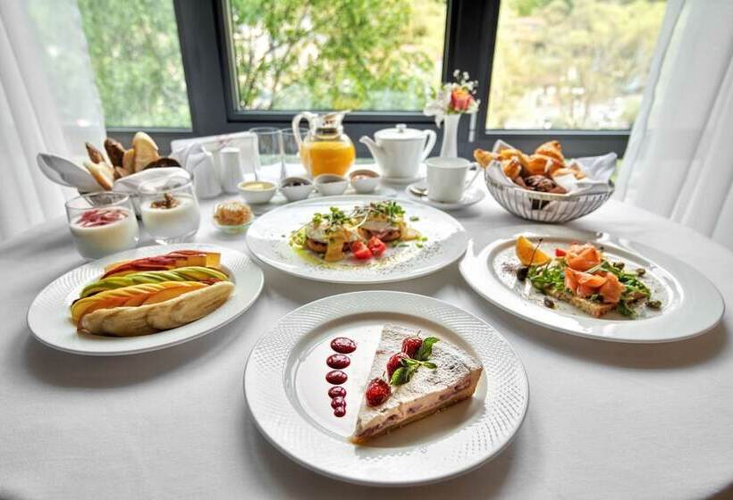 اتاق استاندارد, Crowne Plaza   Borjomi, An Ihg