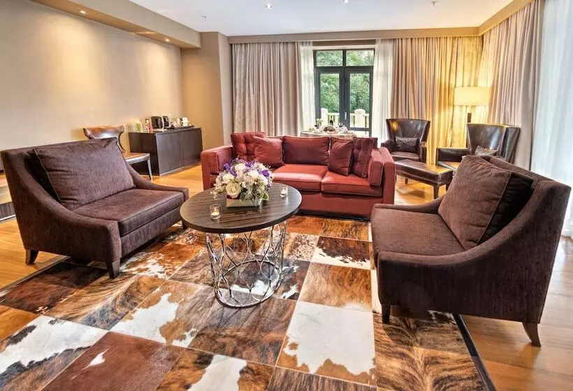 Junior suite with river view, Crowne Plaza   Borjomi, An Ihg