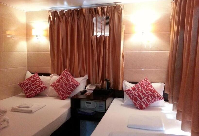 اتاق استاندارد سه نفره, Joyous Guest House