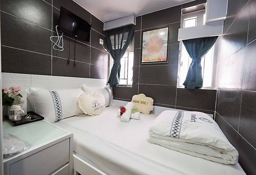 اتاق استاندارد سه نفره, Joyous Guest House