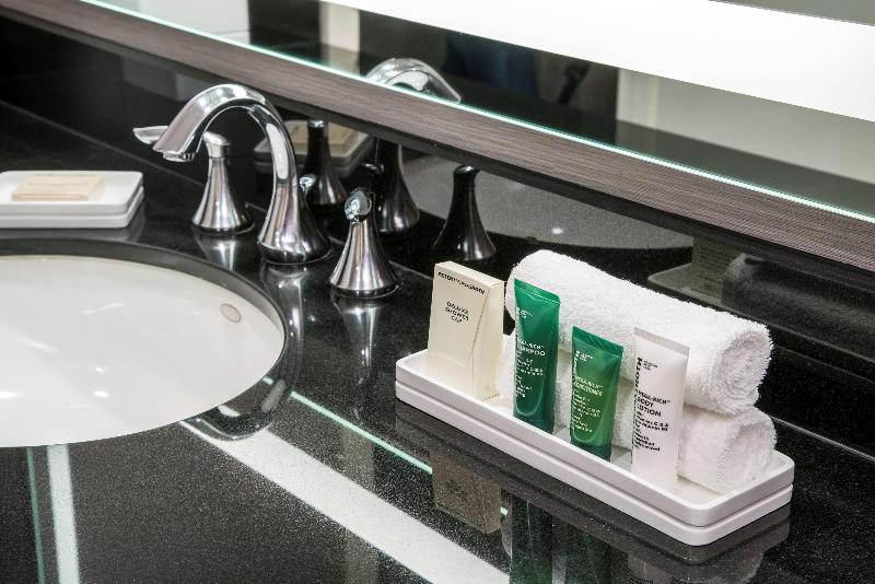 اتاق خانوادگی, Joyous Guest House