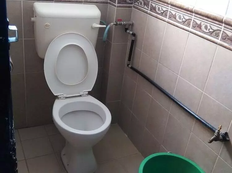 Pokój Rodzinny, Kapit