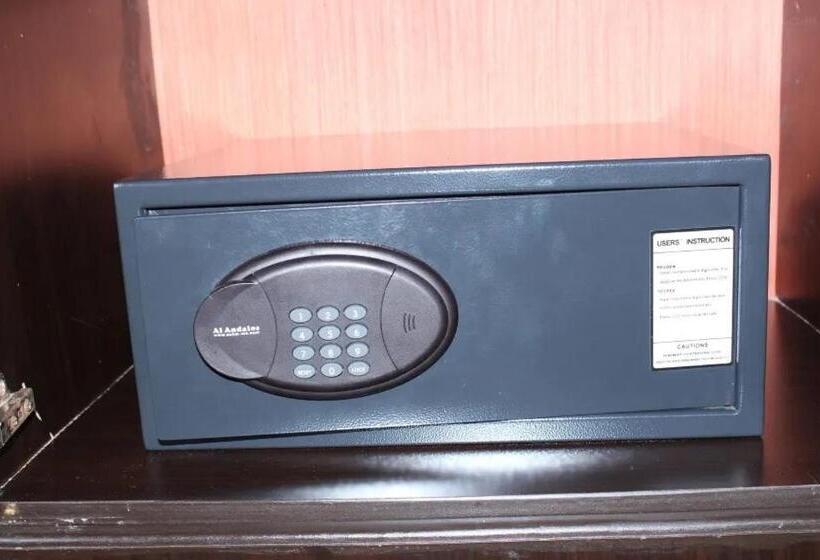 اتاق لوکس, Karisimbi