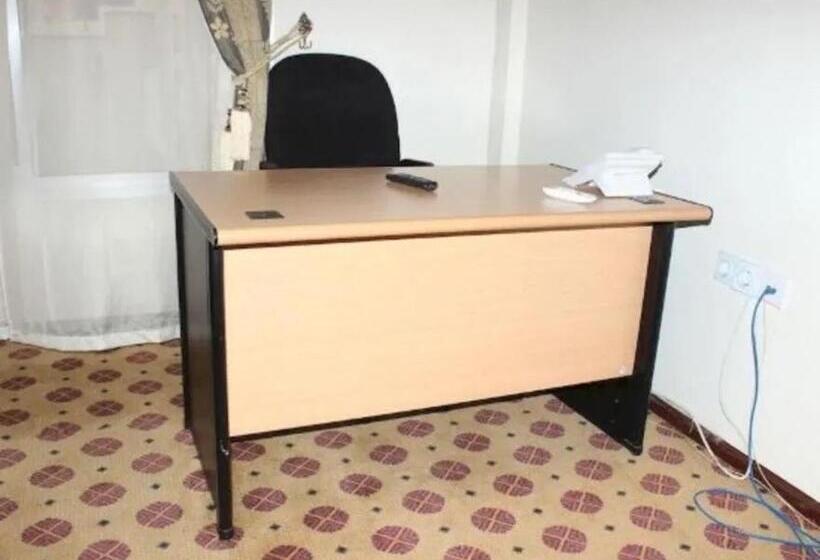 اتاق استاندارد با تخت بزرگ, Karisimbi