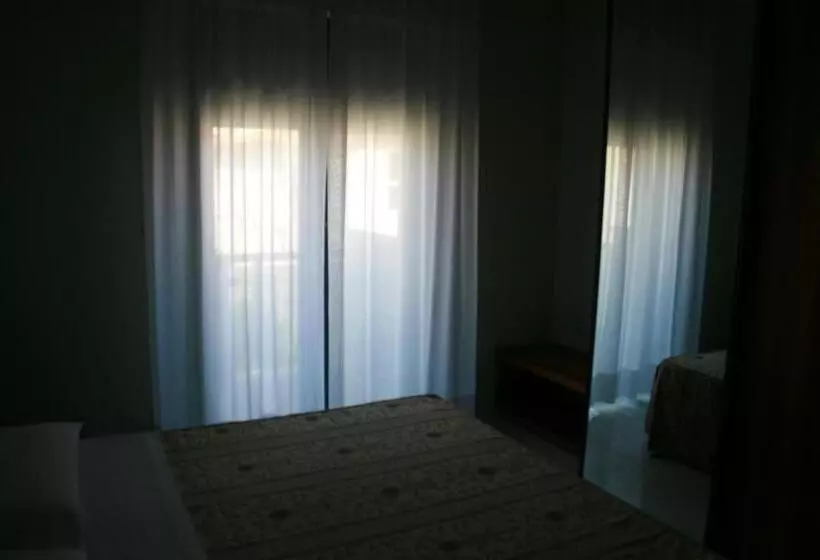 ファミリールーム, La Perla