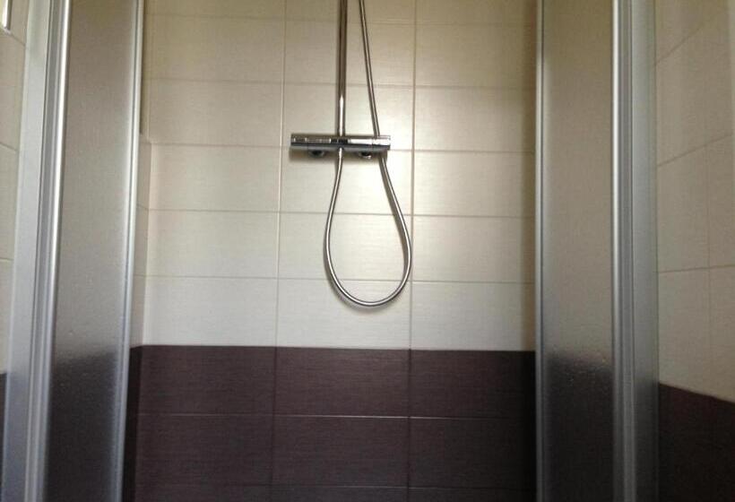 ファミリールーム, La Perla