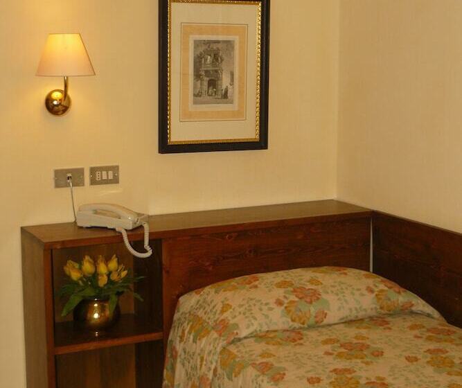 标准单人间, La Rocca