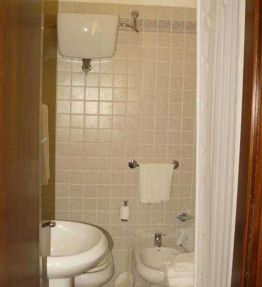 غرفة إقتصادية, La Rocca