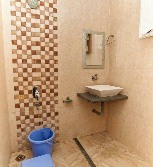 Camera Executive, Sai Bansi