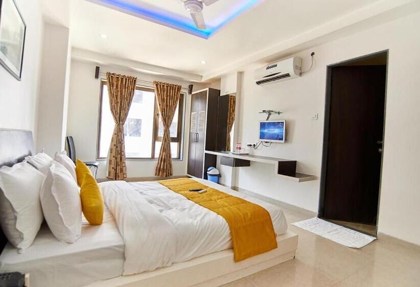 Camera Executive, Sai Bansi