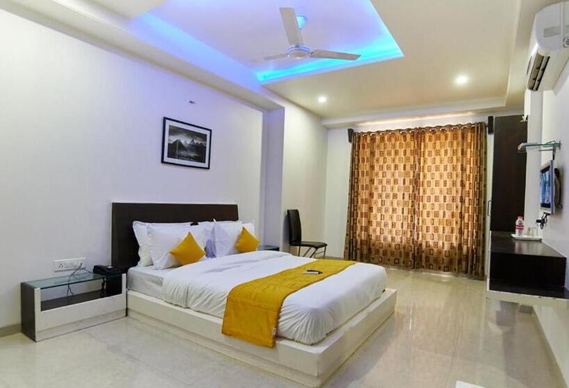 Camera Executive, Sai Bansi