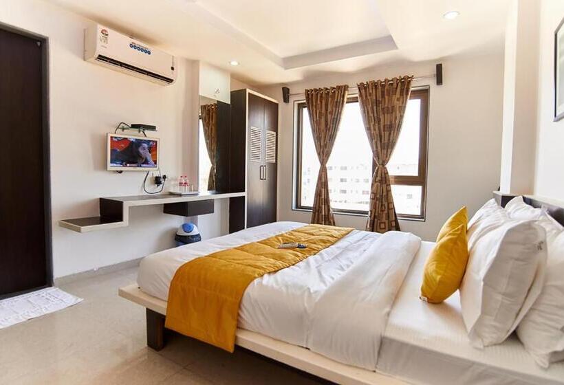 Camera Executive, Sai Bansi