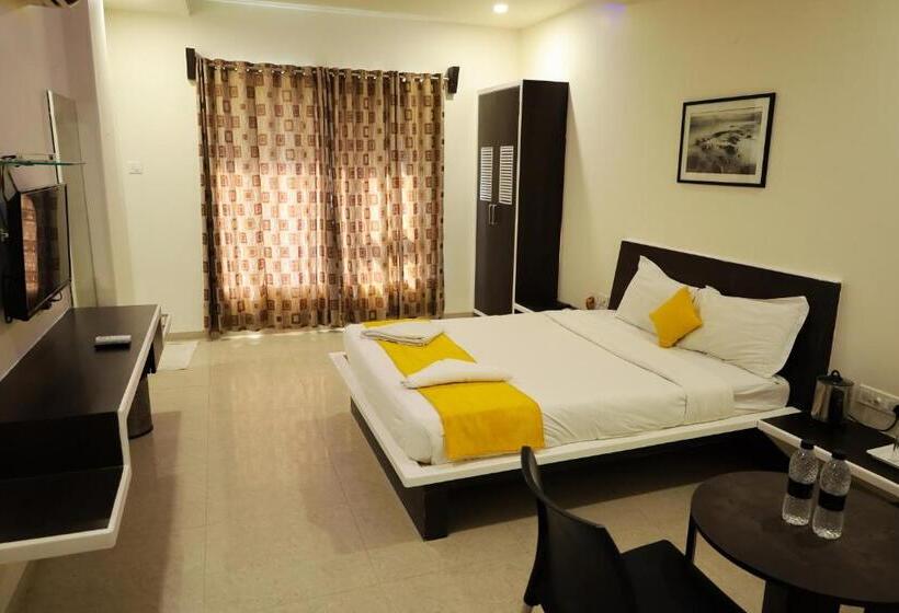 Camera Executive, Sai Bansi