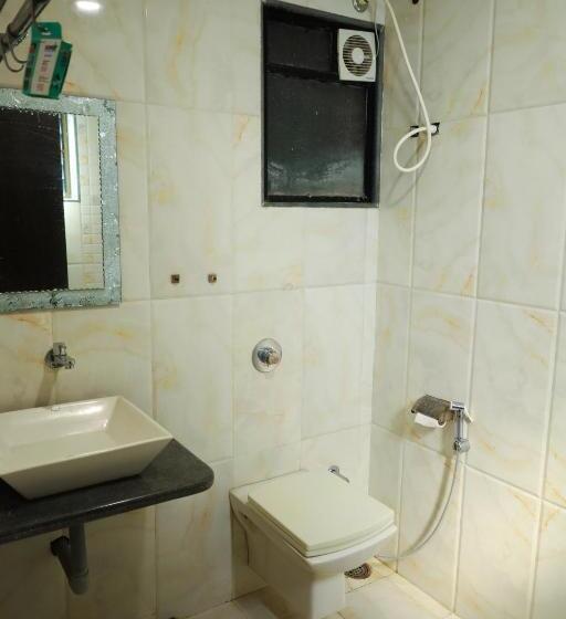 Camera Executive, Sai Bansi