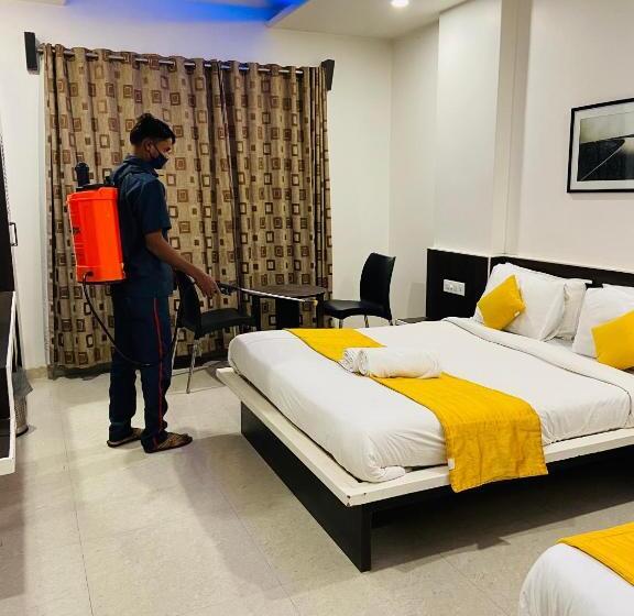 Tripla Executive, Sai Bansi